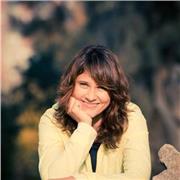 yoga para todas edades. Puede ser yoga para deportistas por buenos estiramientos y recuperacion. O Ayudar gente con dolores de espalda, dolencias corporales o traumas mentales. Tambien puedo dar clases dinamicas para desarollar musculos, flexibilidad y ha